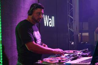 O DJ Wall Barbosa se apresentando. (Foto: Arquivo pessoal)