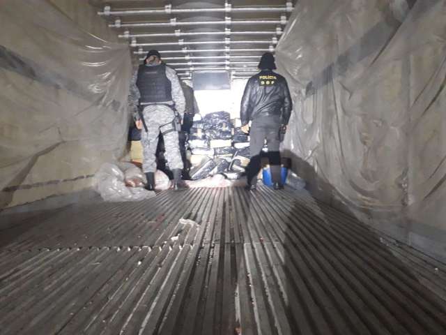 Preso  traficante que levava 5 toneladas de maconha em caminh&atilde;o-ba&uacute; para o RJ