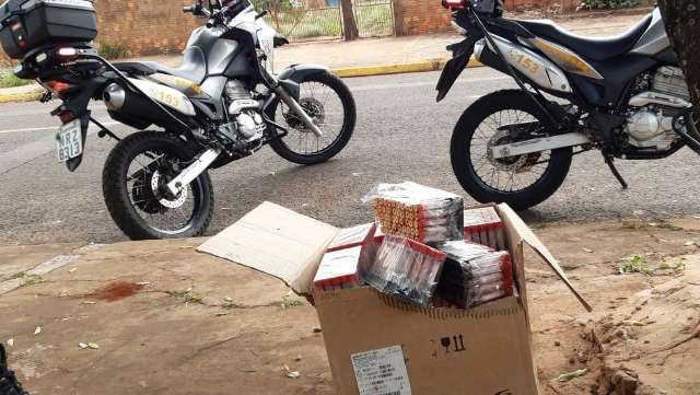 Caixas de tubos de coleta s&atilde;o abandonadas pr&oacute;ximo da UPA Leblon