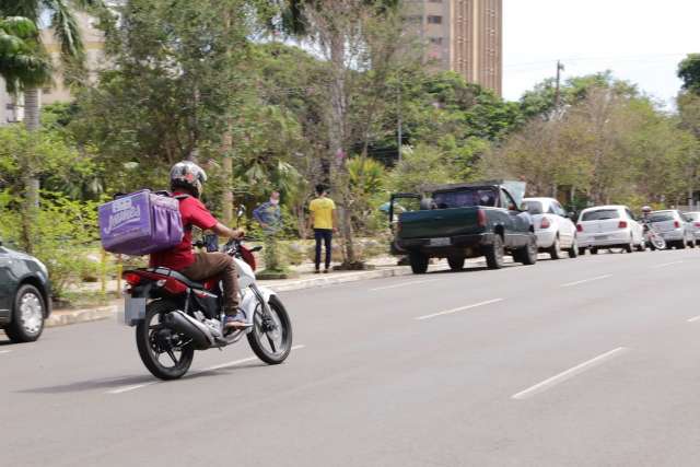 Delivery continua liberado durante toque de recolher