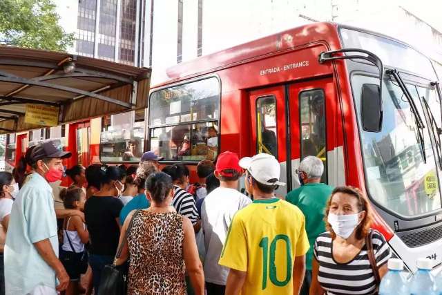 Juiz determina biosseguran&ccedil;a no transporte e &aacute;gua e sab&atilde;o nos terminais