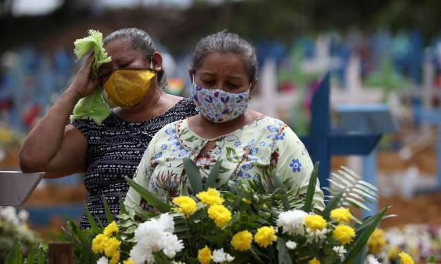 Governo faz corre&ccedil;&atilde;o e 1&ordf; morte por covid-19 no Brasil ocorreu 4 dias antes