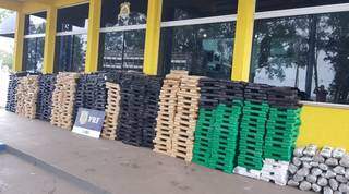 PRF encontra 1,2 t de maconha e 21 kg de skunk em caminh&atilde;o de mudan&ccedil;a