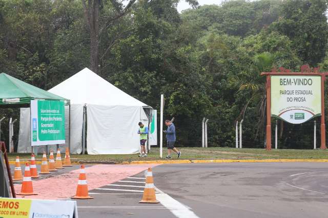 Parque dos Poderes volta a ser fechado para exerc&iacute;cios, mas sob alerta da covid