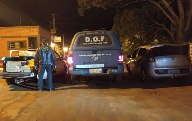 Com carro cheio de droga, traficante foge por 10 km, mas &eacute; preso em assentamento