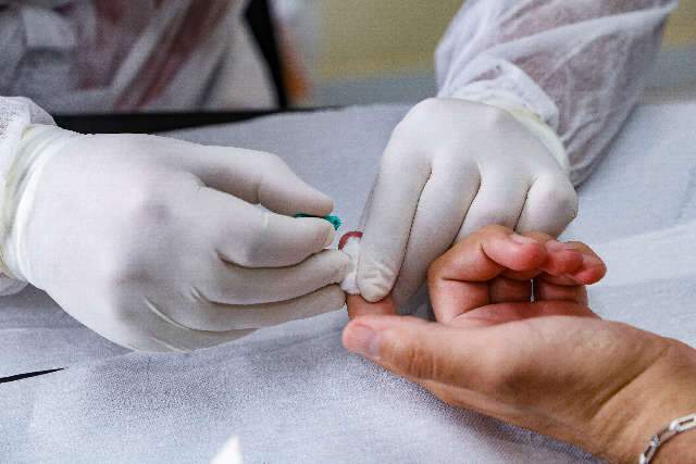 Mortes por covid passam dos 58,3 mil no Brasil, aponta cons&oacute;rcio