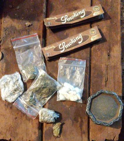 Após toque de recolher, Guarda apreende drogas e acaba com festinha