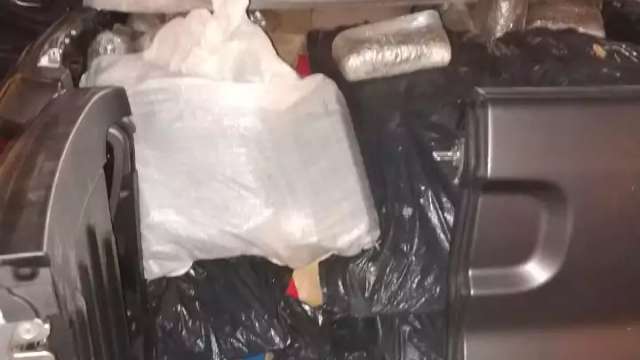 Motorista abandona ve&iacute;culo com mais de meia tonelada de drogas na BR-463