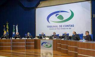Conselheiros do Ttribunal de Contas quando sessões ainda eram presenciais. (Foto: Arquivo)