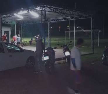 Guarda interrompe jogo de bola "clandestino" no Rita Vieira