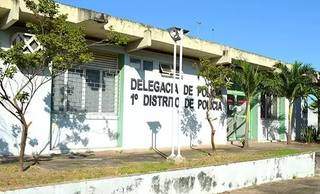 Mulher é achada morta em matagal e polícia investiga estupro Mulher é achada morta em matagal e polícia investiga estupro