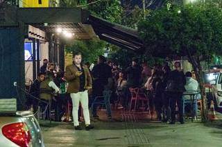 Secretaria lamentou descuido e promoção de aglomerações em bares e restaurantes (Foto: Henrique Kawaminami/Arquivo)