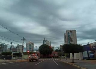 Quarta-feira amanheceu com céu nublado na Capital. (Foto: Kísie Ainoã)