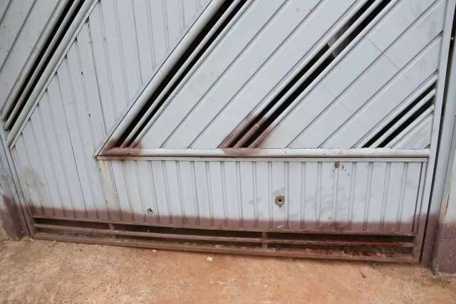 Guarda que atirou no port&atilde;o do vizinho &eacute; afastado e perde o porte de arma