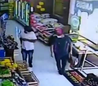 Dupla &eacute; presa ap&oacute;s furtar caminhonete e assaltar a&ccedil;ougue 