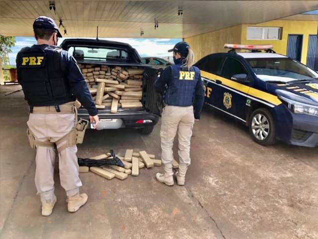 Jovem &eacute; preso transportando maconha para quitar d&iacute;vida da av&oacute; com agiota