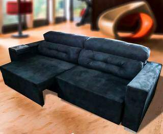 Modelo sucesso em vendas, sofazão Minsk mede 2.90 metros, é retrátil e reclinável, e custa só 10X de R$ 229,90