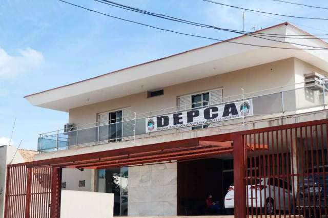 M&eacute;dico &eacute; preso por &quot;se esfregar&quot; em adolescente durante consulta em UPA