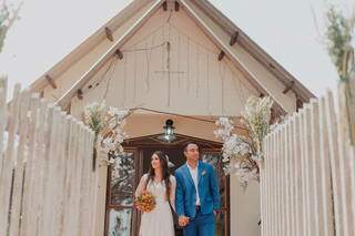 Tailin e Cesar casaram em igreja construída pelo avô da noiva. (Foto: Renan Kubota)