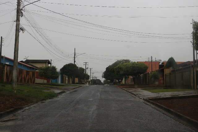 Semana come&ccedil;a com chuva fraca e temperatura cai na quinta-feira