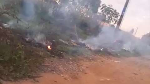 Morador reclama de queimadas em terrenos no loteamento Porto Bello