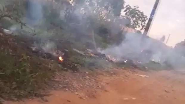 Morador reclama de queimadas em terrenos no loteamento Porto Bello