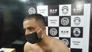 Fernando Souza Gonçalves na delegacia, após ser preso ontem à noite em Dourados (Foto: Adilson Domingos)