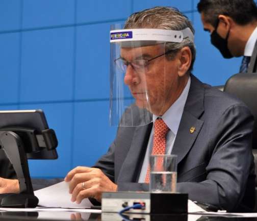 Com sintomas, Paulo Corr&ecirc;a cancela agenda e faz teste para detectar covid