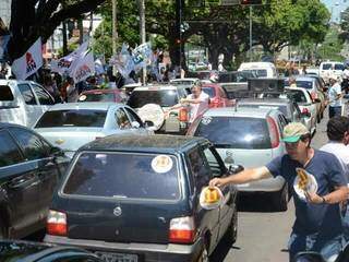 Campanha com cabos eleitorais em 2012, na Rua 14 de Julho, em Campo Grande (Foto: Arquivo)