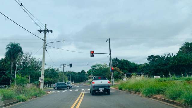 Sem&aacute;foro &eacute; instalado onde ocorreu acidente com morte na Vila Piratininga