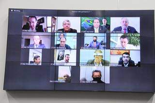 Deputados durante sessão em videoconferência na Assembleia (Foto: Wagner Guimarães - ALMS)