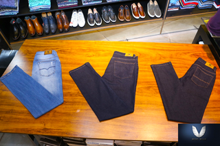 Calças jeans a partir de R$ 209,99; é para aproveitar (Foto: Paulo Francis)