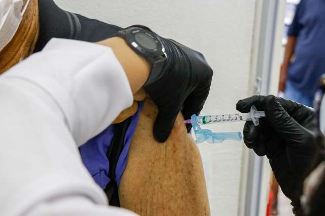 Estado supera meta e vacina mais de 90% do p&uacute;blico-alvo contra Influenza