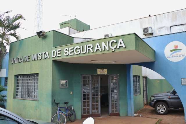 Homem &eacute; encontrado morto com m&atilde;os e p&eacute;s amarrados em mata