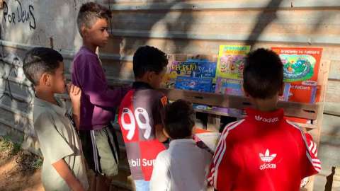 Campanha arrecada 300 livros para crianças carentes do Jardim Canguru
