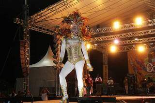 Maria Quitéria no palco, se apresentando durante o carnaval deste ano. (Foto: Arquivo pessoal)