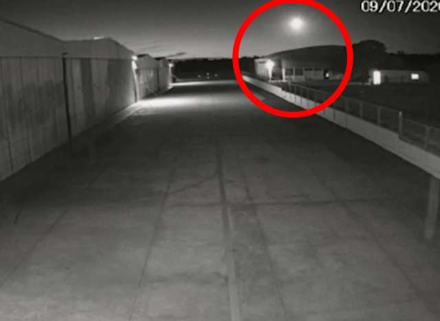 Passagem de meteoro &eacute; registrada no c&eacute;u de Campo Grande