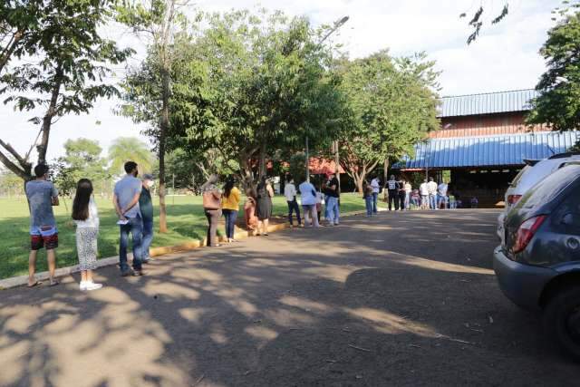 Capital fecha semana com triplo de novos casos de covid em relação a Dourados