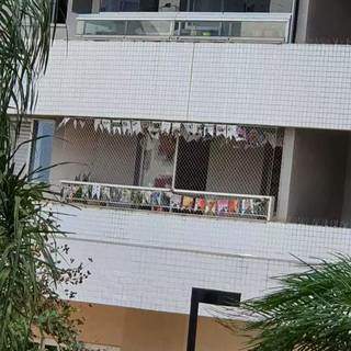 Teve morador de decorou a sacada do apartamento para entrar no clima da festa junina. (Foto: Divulgação)