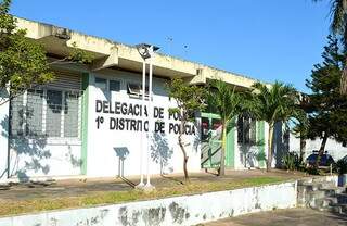 Fachada da Delegacia de Polícia Civil da cidade, onde o caso foi registrado. (Foto: Diário Coruimbaense)