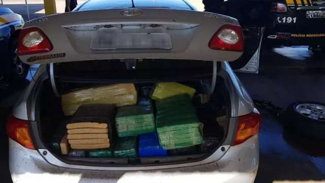PRF apreende 1,6 tonelada de maconha em dois ve&iacute;culos na BR-267