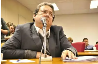 TJ confirma absolvi&ccedil;&atilde;o de ex-secret&aacute;rio de Sa&uacute;de por falta de provas