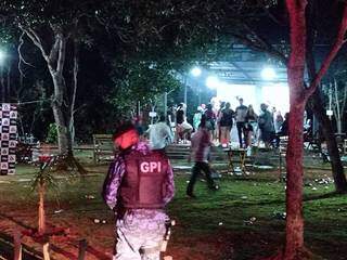 Festas no entorno da cidade ganham força para tentar fugir de fiscalização Festas no entorno da cidade ganham força para tentar fugir de fiscalização