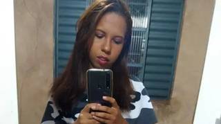 Carla Santana Magalhães, jovem morador ano Tiradentes que foi assassinada depois ser raptada na porta de casa, no dia 30. (Foto: Reprodução das redes sociais)