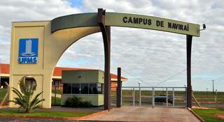 Entrada do campus da UFMS de Naviraí. (Foto: Divulgação) 