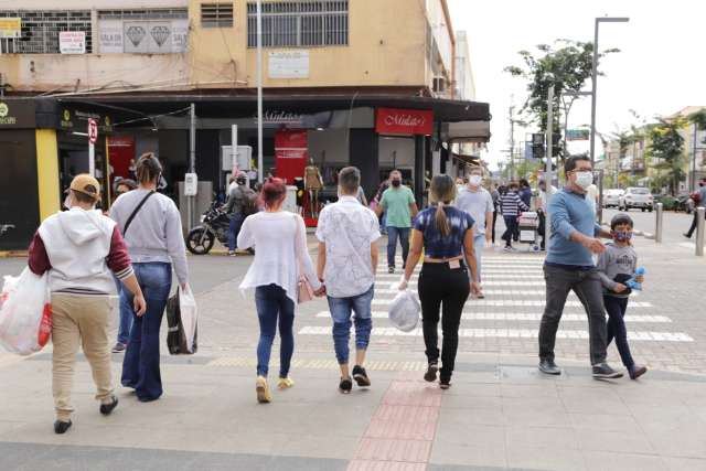 Prefeitura vai fechar com&eacute;rcio &agrave;s 17h e restringir atividades no fim de semana