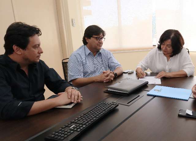 Procurador, secret&aacute;rio e 4 servidores s&atilde;o afastados por suspeita de fraude
