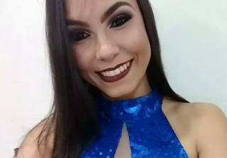 Bárbara Wsttany Amorim Moreira, 21 anos, morreu após acidente na noite de sábado (11). (Foto: Reprodução/Facebook)