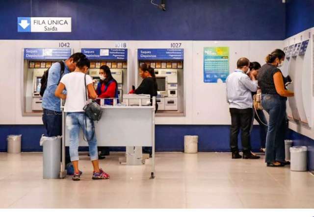 Bancos poder&atilde;o abrir aos fins de semana para pagamento do aux&iacute;lio emergencial