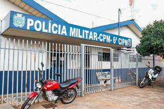 Irmãs procuraram ajuda na 6ª Companhia Independente da Polícia Militar do bairro Moreninhas. (Foto: Henrique Kawaminami)